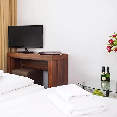Aparthotel Christie 3*