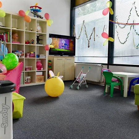 Christie Aparthotel 3*