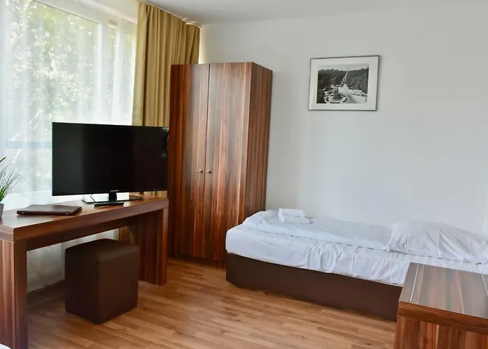 Christie Apartahotel 3*